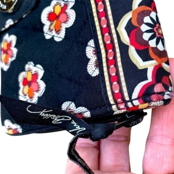 Women’sVera Bradley Signature Print RFID Turnlock Floral Wallet - Picture 3 of 4